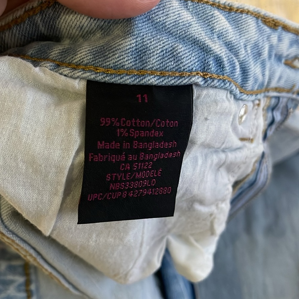 Denim - Picture 4 of 5